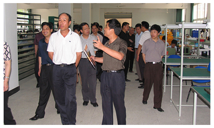 福建省委常委、政法委書記徐謙一行視察虹潤(rùn)公司